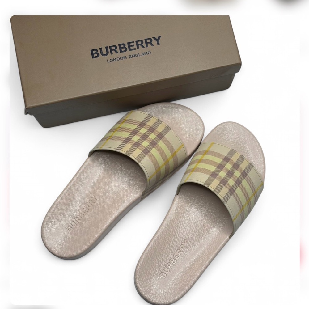 NWT🆕$425 Burberry Furley Check Slide Sandals in Archive Beige